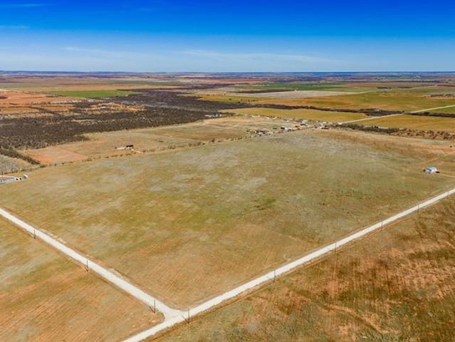 Land for sale in Taylor, Texas