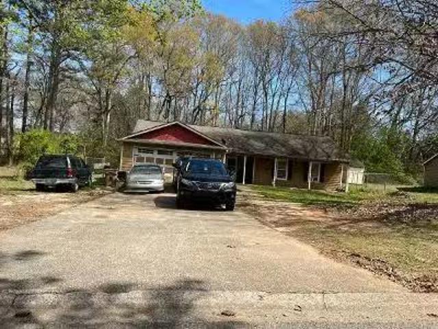 House for sale in Riverdale