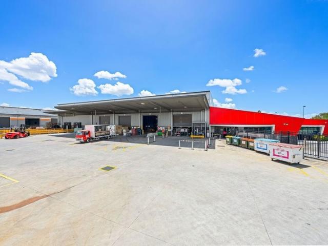 Warehouse for rent in Toombul, Queensland