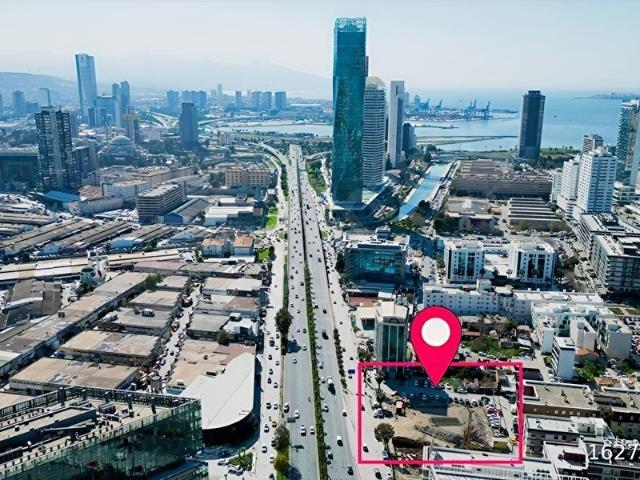 Bayrakli, İzmir içerisinde satılık Ofis