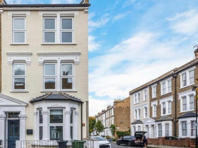 Room for rent in Oval, Greater London