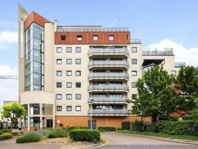 Apartment for rent in Silvertown, Greater London