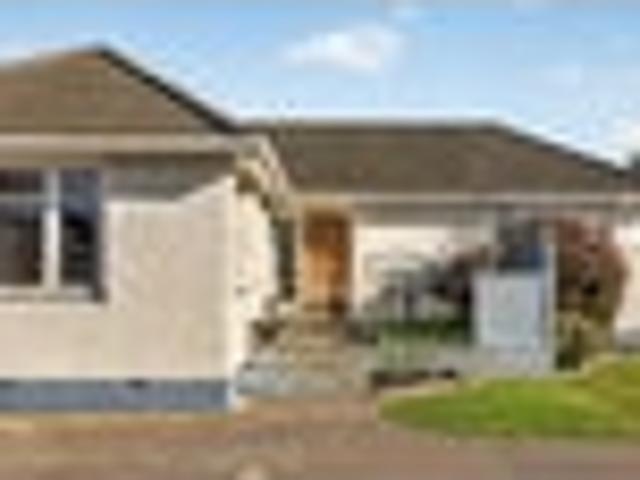 House for sale in Chaslands, Canterbury