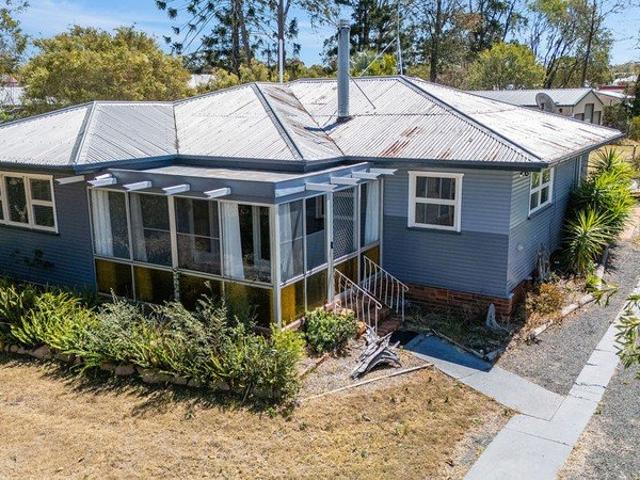 House for sale in Crows Nest
