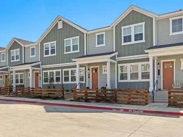 Condo for rent in Sherman