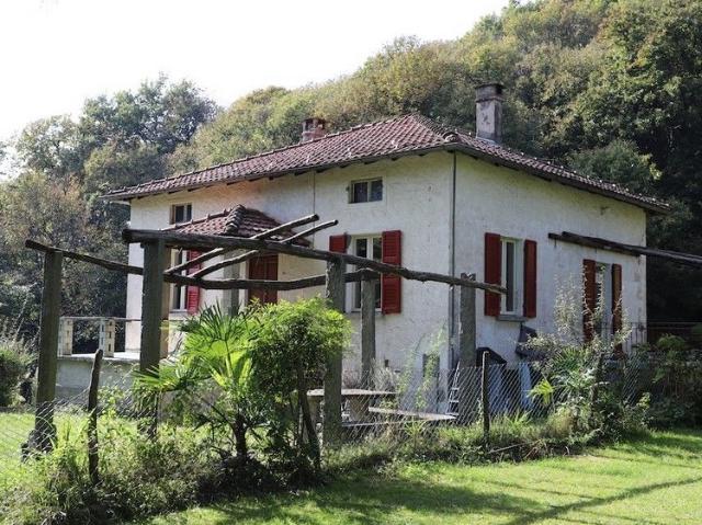 Haus kaufen in Pura, Tessin