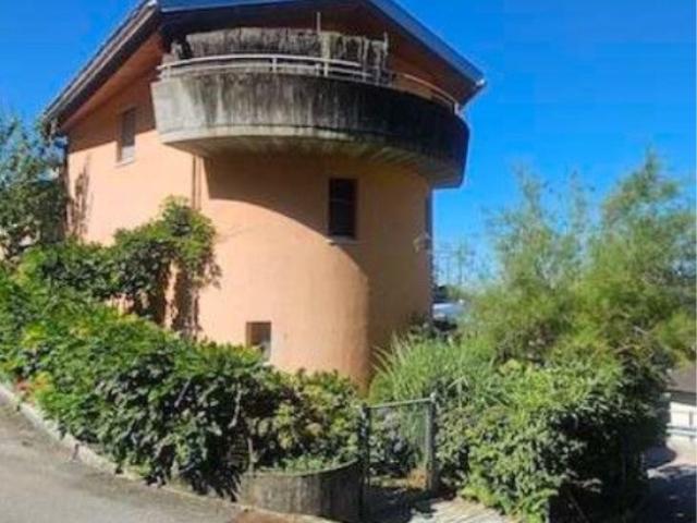 Einfamilienhaus kaufen in Aldesago, Tessin