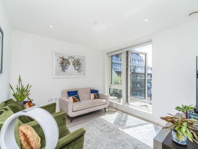 House for rent in London Borough of Ealing, Greater London