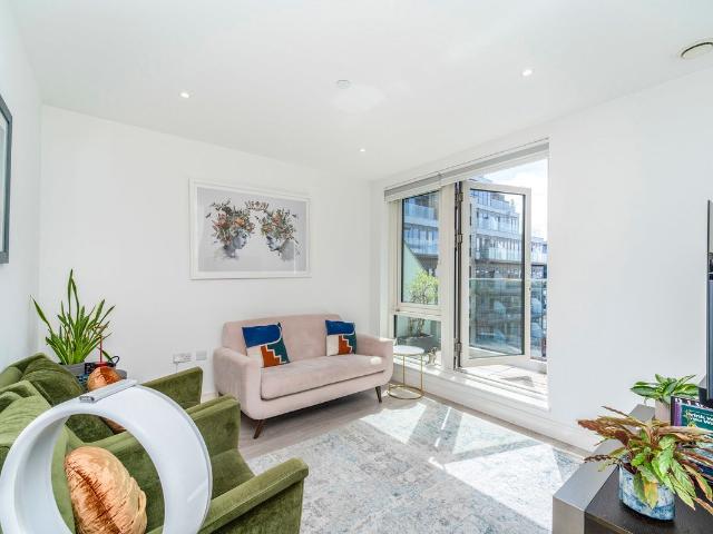 House for rent in London Borough of Ealing, Greater London
