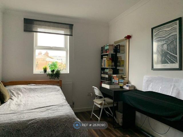 Room for rent in East Greenwich, Greater London