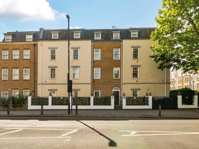 Apartment for rent in East Greenwich, Greater London