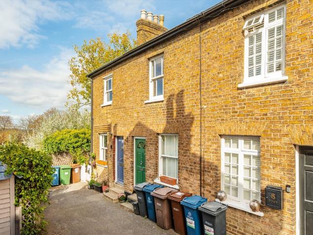 Apartment for rent in Harrow on the Hill, Greater London