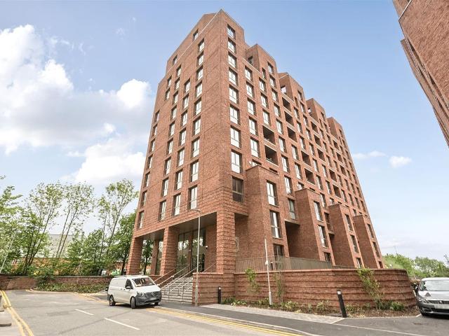 Apartment for rent in Gorse Hill, Trafford Park