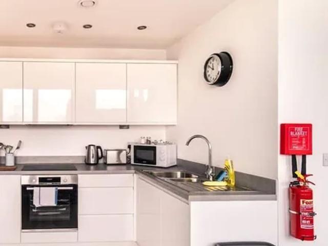 Apartment for rent in Gorse Hill, Trafford Park