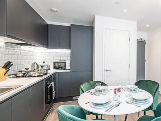 Apartment for rent in Gorse Hill, Trafford Park