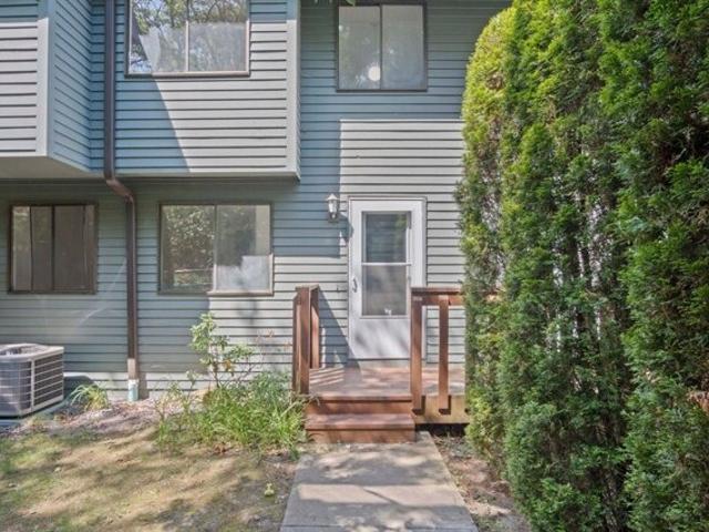 Condo for sale in Ashland