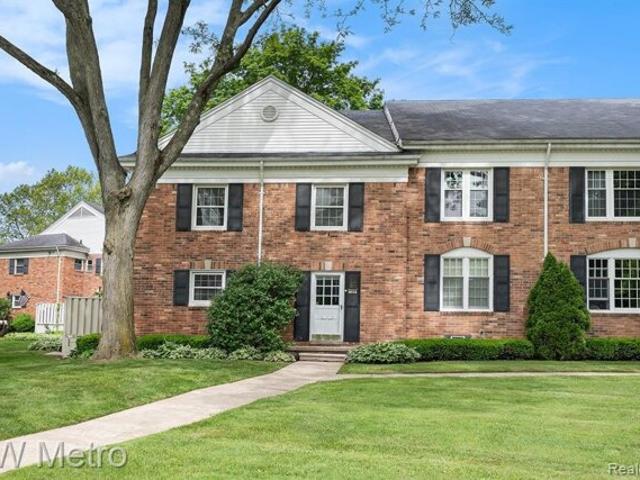 Condo for sale in Bloomfield Hills
