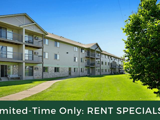Apartment for rent in Woodcrest, Coon Rapids