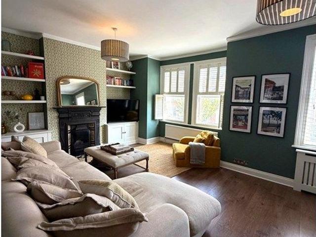 House for rent in Summerstown, Greater London