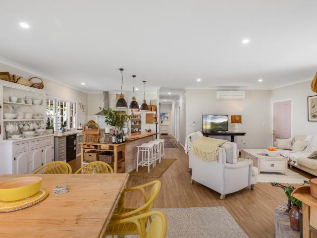 Cottage for sale in Helidon Spa, Queensland