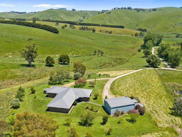 Cottage for sale in Mirboo, Victoria
