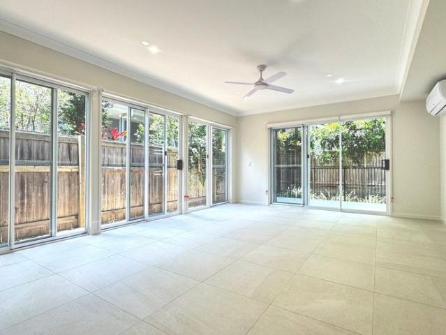 Townhouse for rent in Kings Creek, Queensland