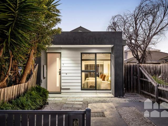 Townhouse for sale in Camerons Creek, Victoria