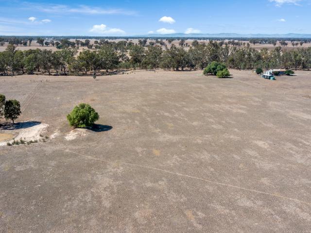 Cottage for sale in Arcadia South, Victoria