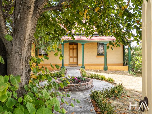 House for sale in Montrose