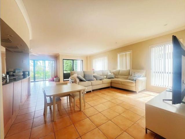 Townhouse for rent in Palm Meadows Estate, Gold Coast City