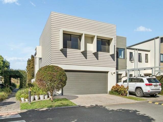 Townhouse for sale in Gold Coast, Gold Coast Urban