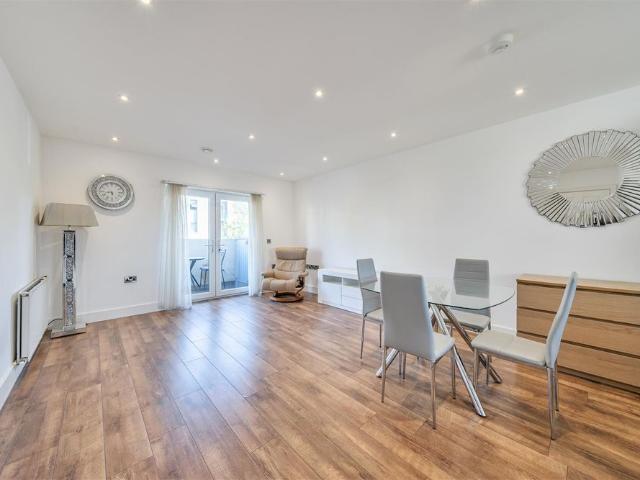 Apartment for rent in London Borough of Harrow, Greater London