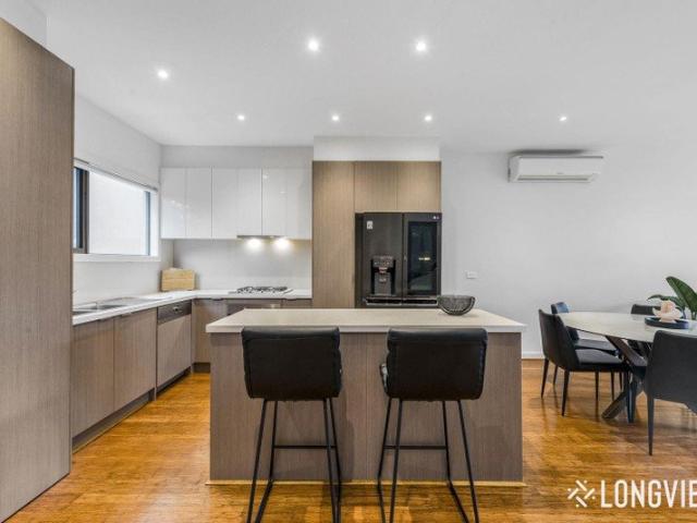 Townhouse for rent in Carnegie, Melbourne