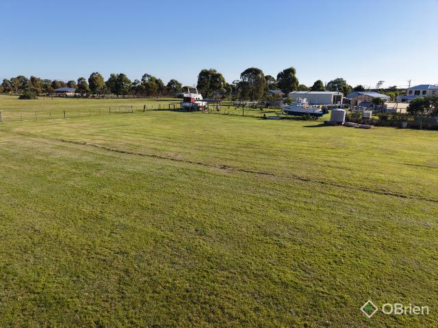House for sale in Victoria