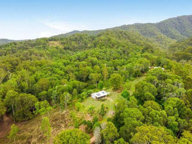 Cottage for sale in Mount Pleasant, Queensland
