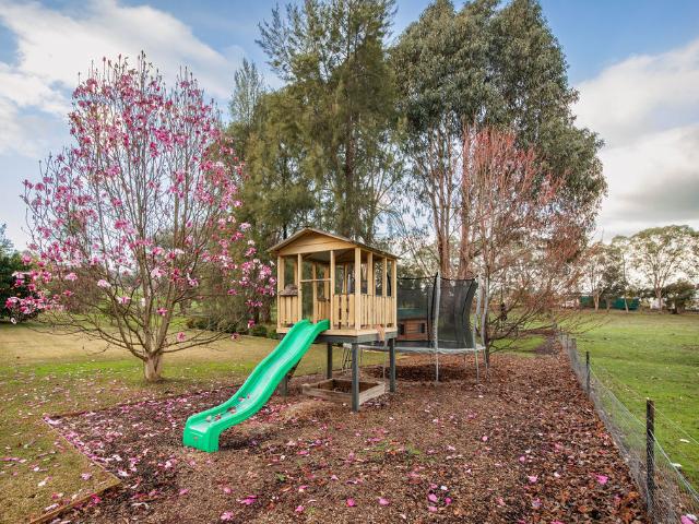 House for sale in Staghorn Flat, Victoria