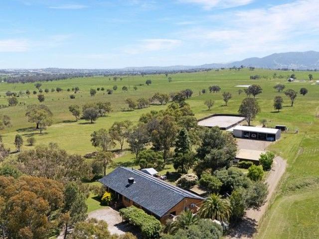 Cottage for sale in Piallamore, New South Wales