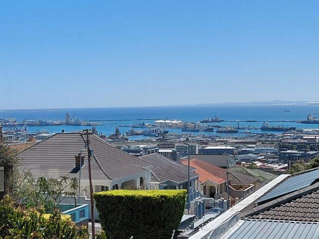 Apartment for rent in Walmer Estate, Cape Town