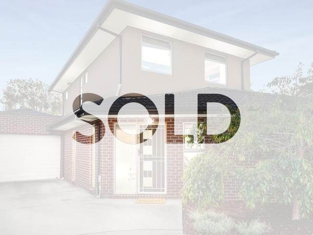 Townhouse for sale in Camerons Creek, Victoria