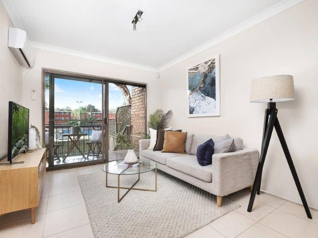 Townhouse for rent in Lower North Shore, Sydney