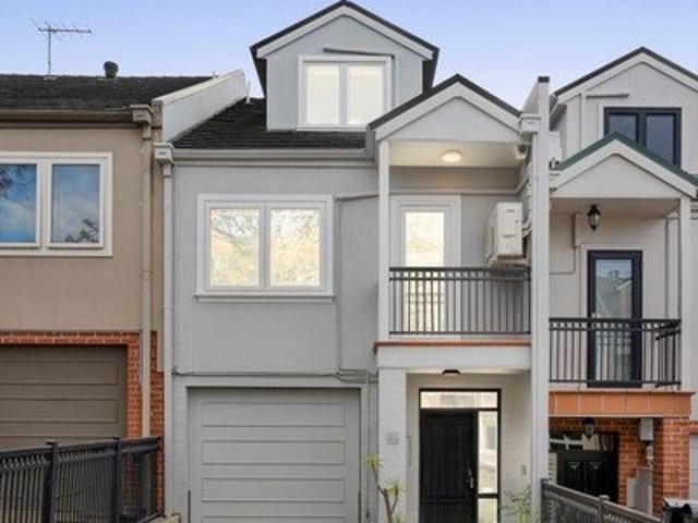 Townhouse for sale in Camerons Creek, Victoria