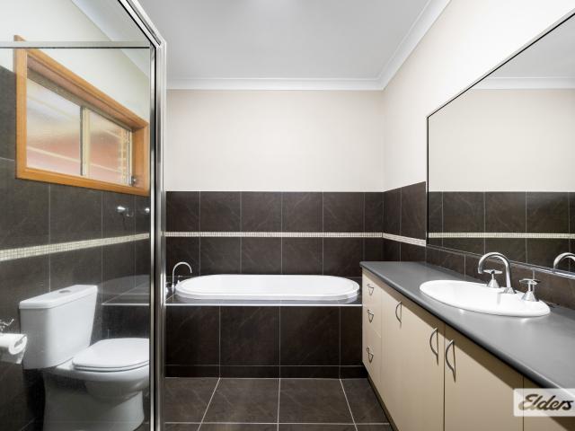 Cottage for sale in Staghorn Flat, Victoria