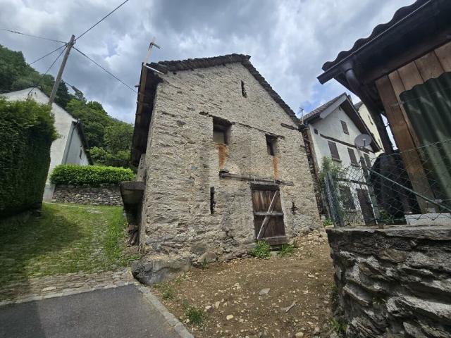 Immobilie kaufen in Acquarossa, Tessin