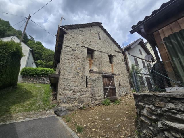 Haus kaufen in Acquarossa, Tessin