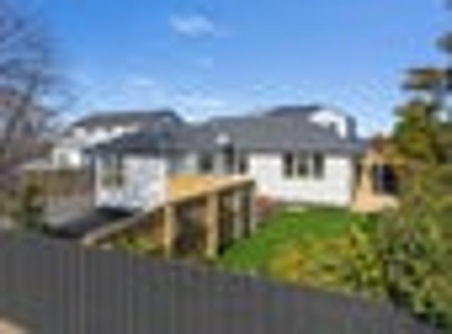 House for sale in Chaslands, Canterbury