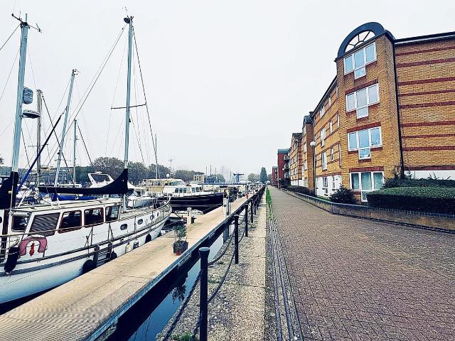 Apartment for rent in Rotherhithe, Greater London