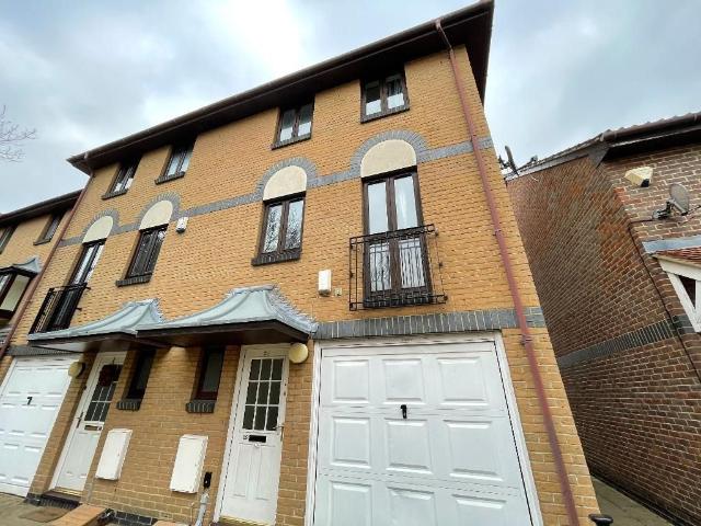 House for rent in Millwall, Greater London
