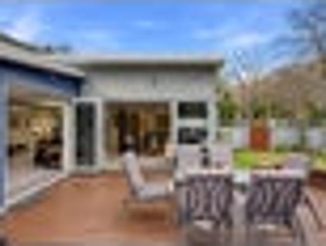 House for sale in Chaslands, Canterbury