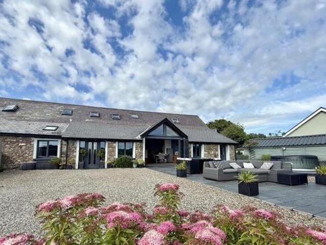 House for sale in Llandeilo, Wales