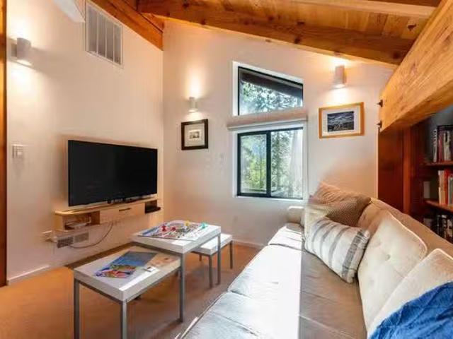 Apartment for rent in California